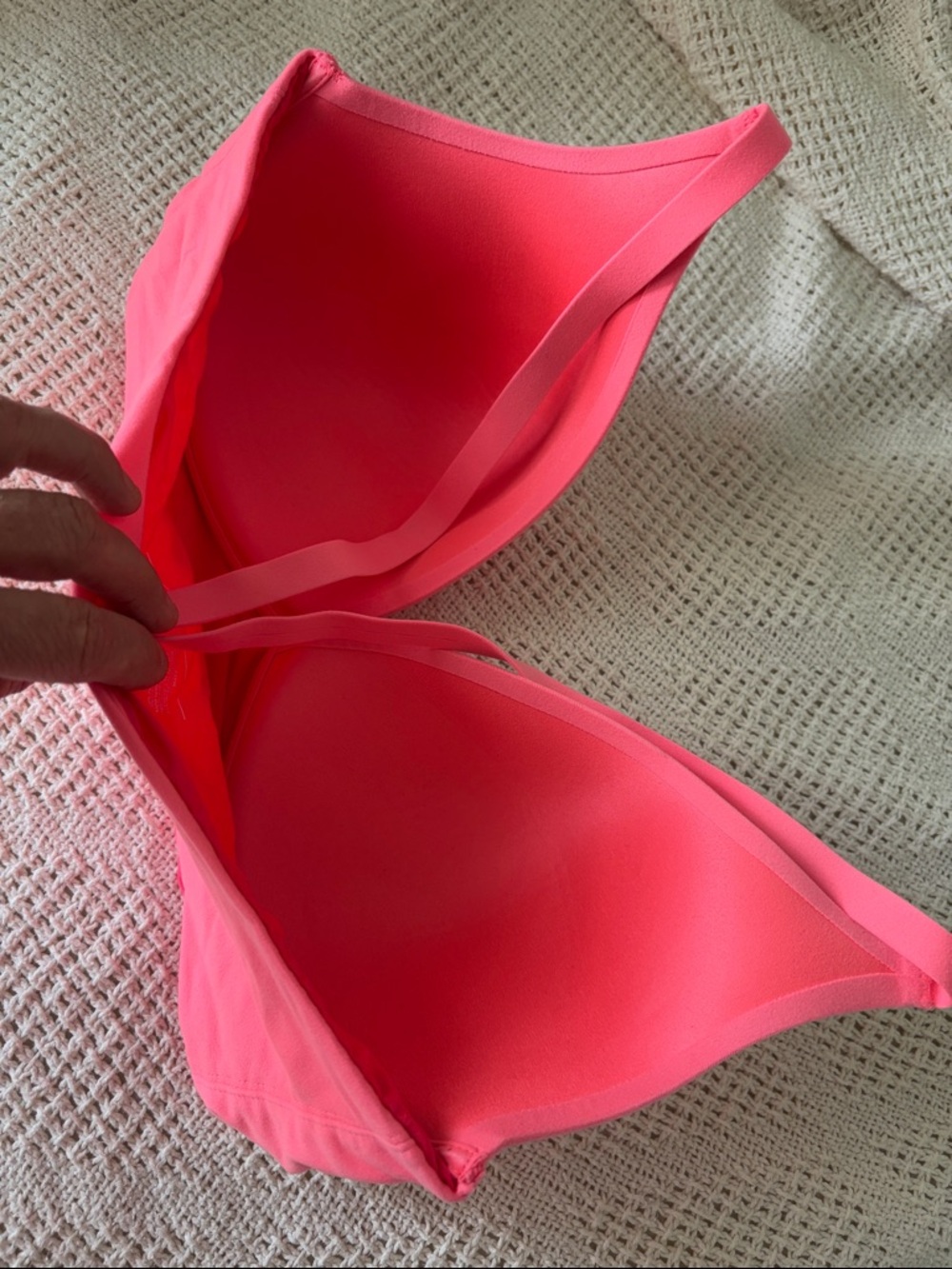 Victoria’s Secret Lightly Lined Wireless Plunge Bra 34DD - Picture 9 of 12